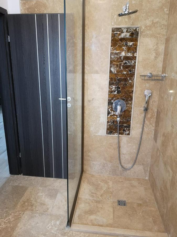 Velvet Residence นาโวดาริ ภายนอก รูปภาพ